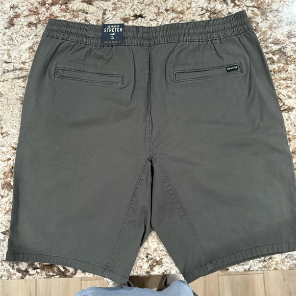 Hollister jogger short. - Picture 2 of 2